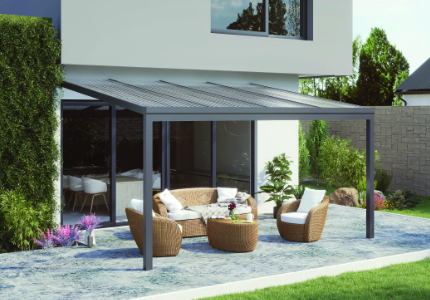 Pergola s polykarbonátovou strechou