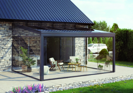 Pergola s presklenou strechou